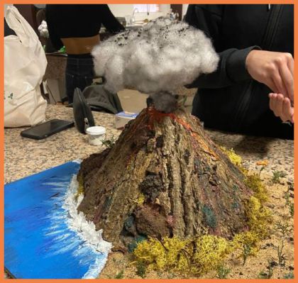 MAQUETA ESCOLAR DE VOLCÁN